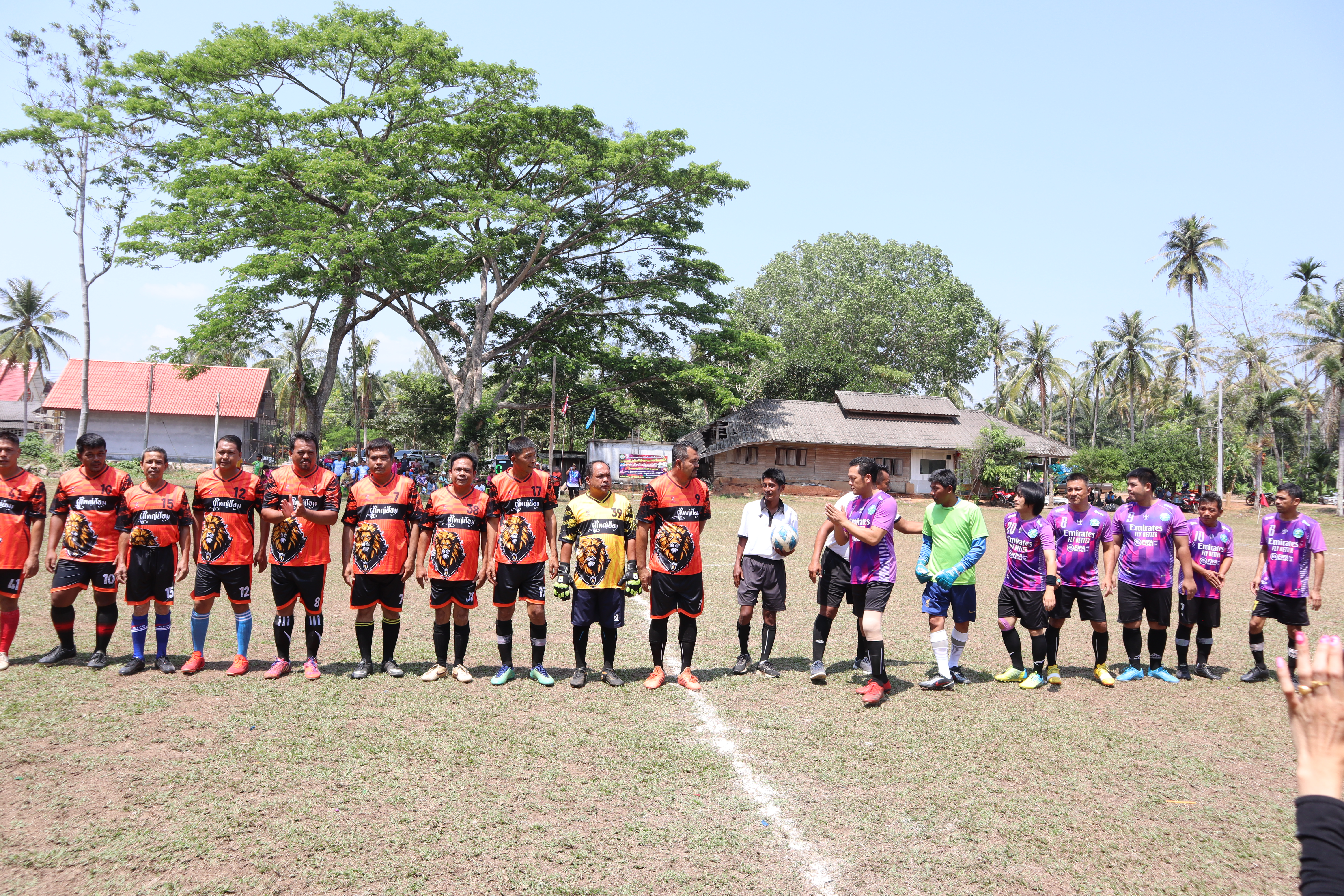 องค์การบริหารส่วนตำบลถ้ำสิงห์  ส่งนักกีฬาฟุตบอลชาย  ประเภทผู้นำ  เข้าร่วมการแข่งขันโครงการแข่งขันกีฬาตำบลวิสัยเหนือ  
การแข่งขัน  กีฬาฟุตบอล 
วันที่  22  มีนาคม  2567  ณ  สนามโรงเรียนบ้านเขาชันโต๊ะ
อบต.ถ้ำสิงห์ VS อบต.วิสัยใต้ ประเภทผู้นำ
 ผลการแข่งขัน จบเกมส์ อบต.ถ้ำสิงห์ ชนะ อบต.วิสัยใต้ 2 : 1 ประตู
ขอเชิญทุกท่านร่วมชม ร่วมเชียร์  ให้กำลังใจนักกีฬาฟุตบอลชาย  ประเภทผู้นำ  ในรอบชิงชนะเลิศ
อบต.ถ้ำสิงห์   พบกับ  อบต.ตากแดด  ณ  สนามโรงเรียนบ้านเขาชันโต๊ะ ในวันเสาร์ที่  23  มีนาคม  2567    เวลา  15.00  น.  เป็นต้นไป